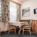 Schmid & Hotel 3*