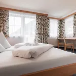 Schmid & Hotel