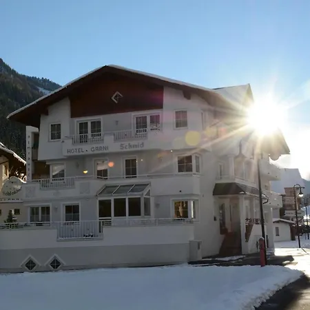 Schmid & Hotel 3*
