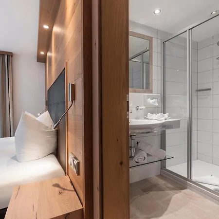 Hotel Schmid & 3*