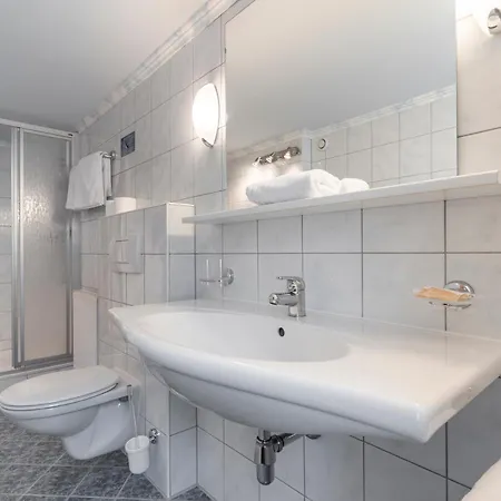 Schmid & Hotel 3*
